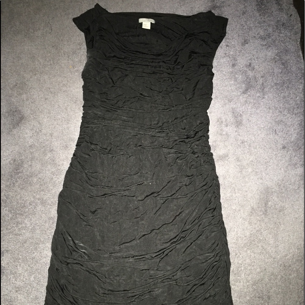 H&M (2) Scrunggie shape fitting dresses😜